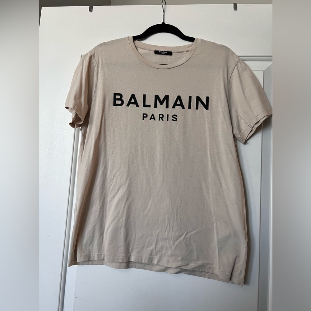 Men’s short sleeve T shirt Balmain size Large, lightly worn